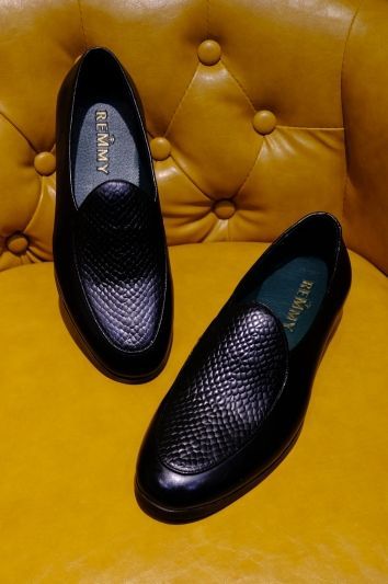 Giày lười đen, ht da rắn mũi giày sz 40