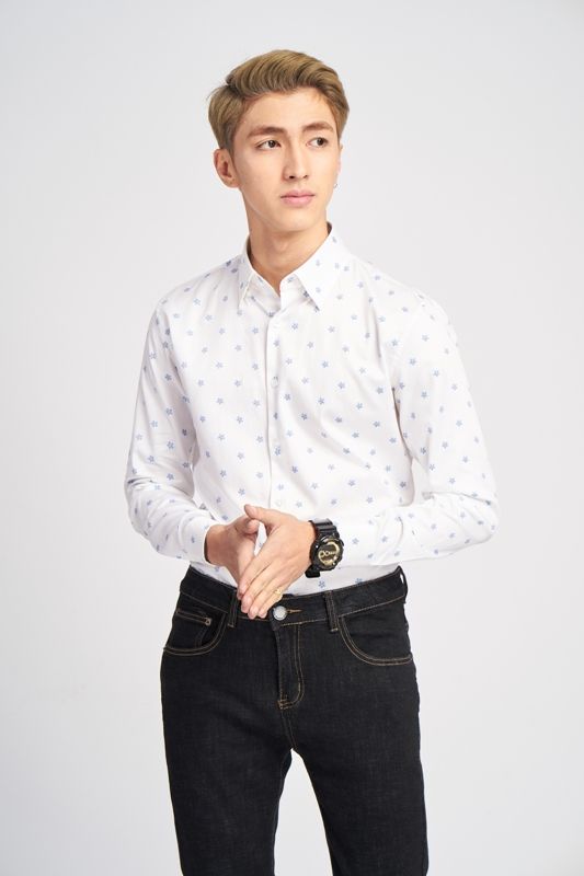 SM trắng, ht hoa xanh nhị đỏ