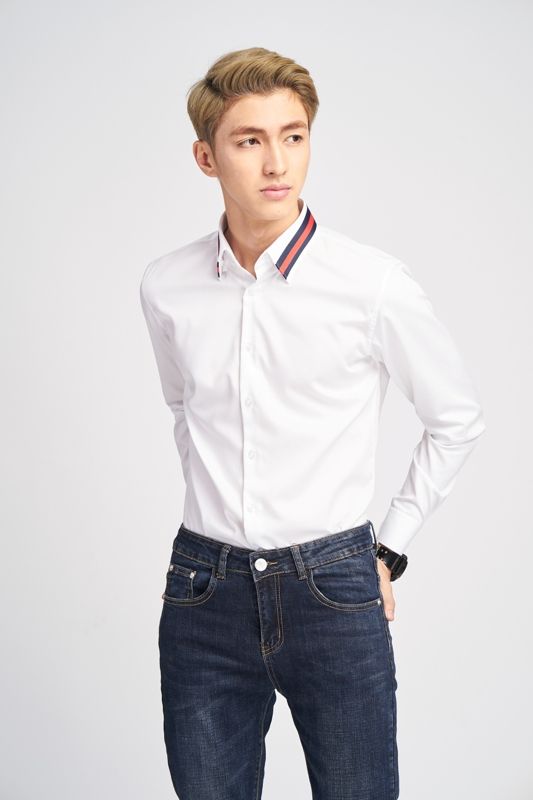 SM trắng tinh, phối nẹp cổ xanh tt- đỏ