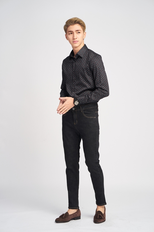 SM đen vạch, ht lá trắng- đỏ