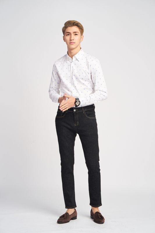 SM trắng, ht hoa xanh nhị đỏ