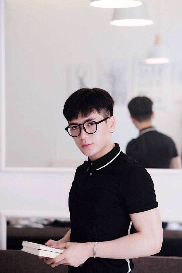 AF đen sần- viền cổ trắng- F710