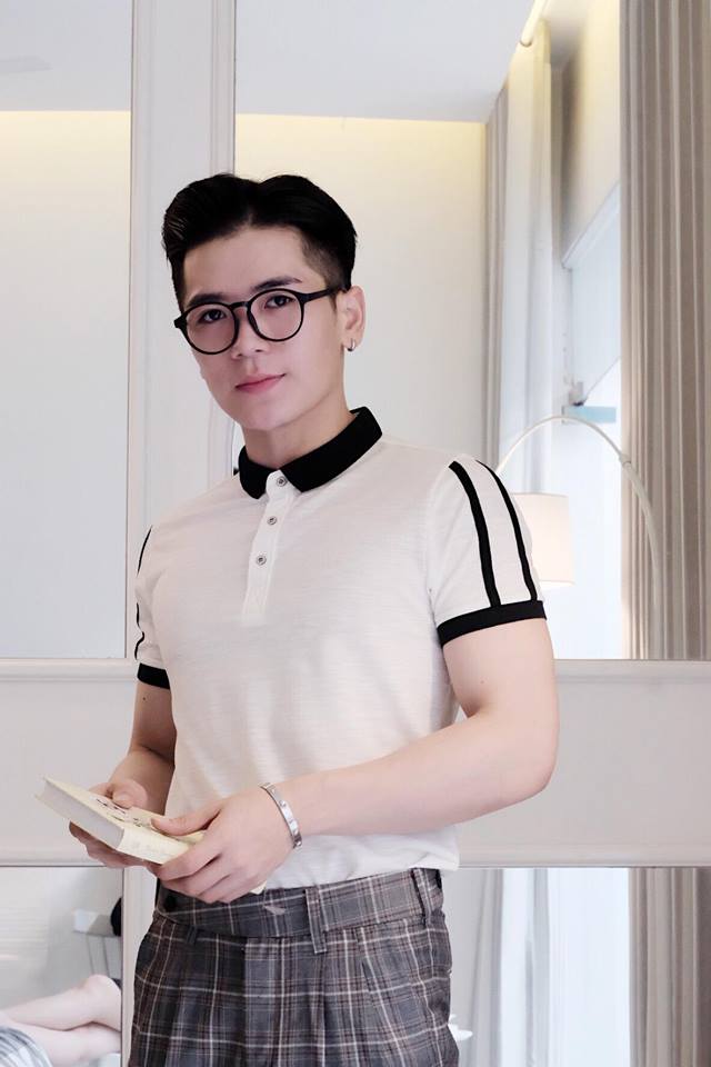 AF trắng cổ đen- tay sọc đen - F755