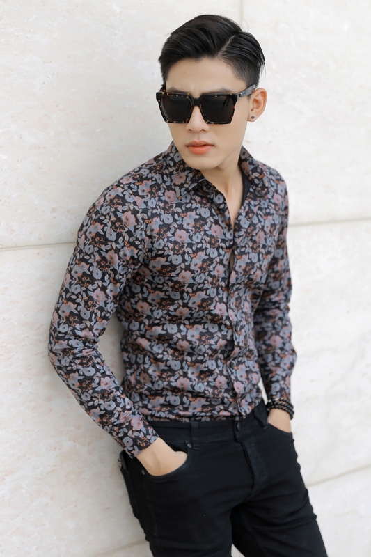 SM hoa hồng ghi- đỏ- đen