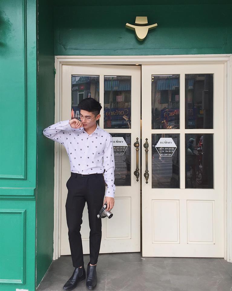 SM trắng ht chữ cái đen- trắng