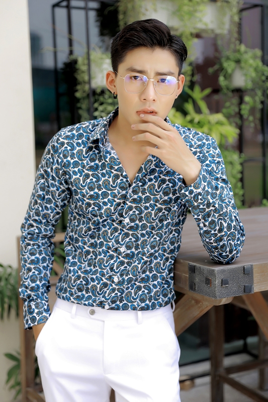 SM họa tiết trắng, lông công xanh- vàng