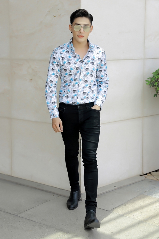 SM trắng ht hoa hồng xanh- đen, lá ghi