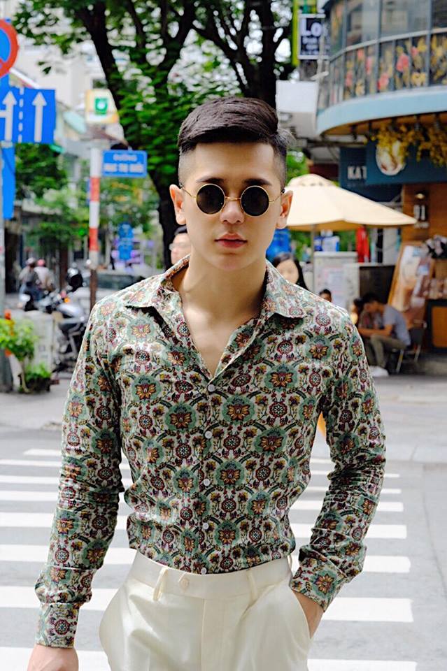 SM xanh lá nhạt họa tiết hoa lá đỏ- vàng- trắng