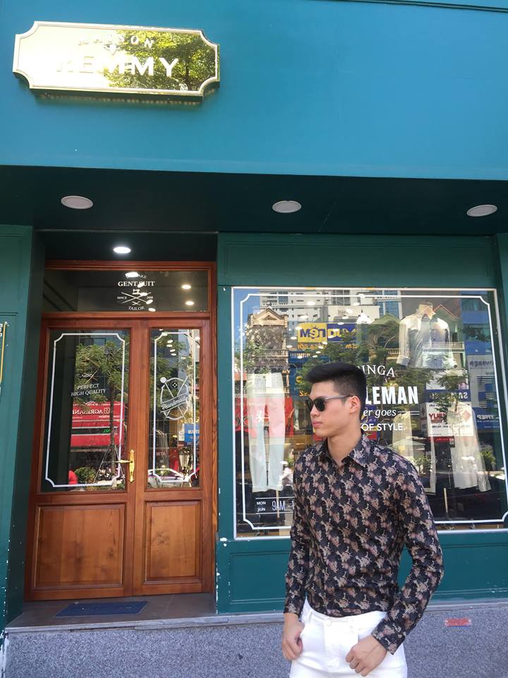SM đen loang, hoa nâu- be vàng