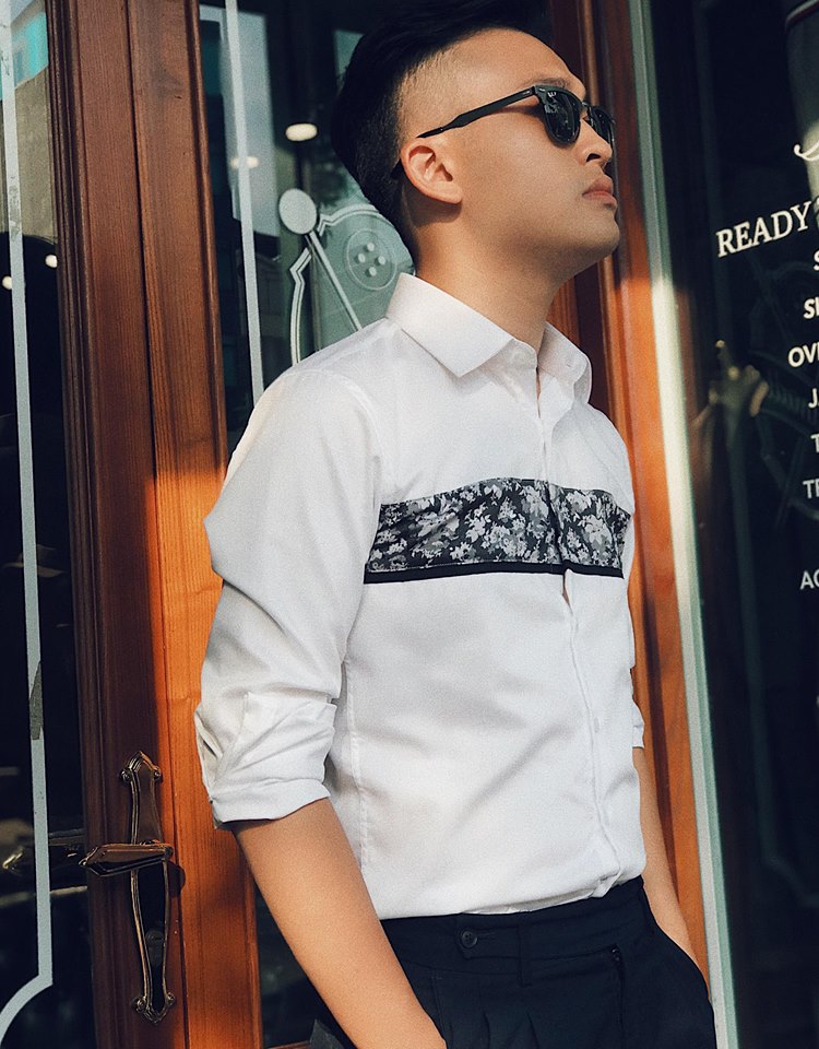 SM trắng tinh ht hoa ghi- trắng trước ngực