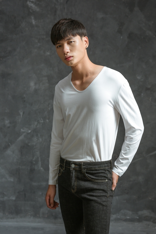 AT trắng tinh trơn cổ trễ -670 sz XL