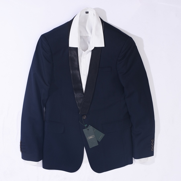 Vest tt đậm, cổ sam đen pha phi bóng, 2 cúc