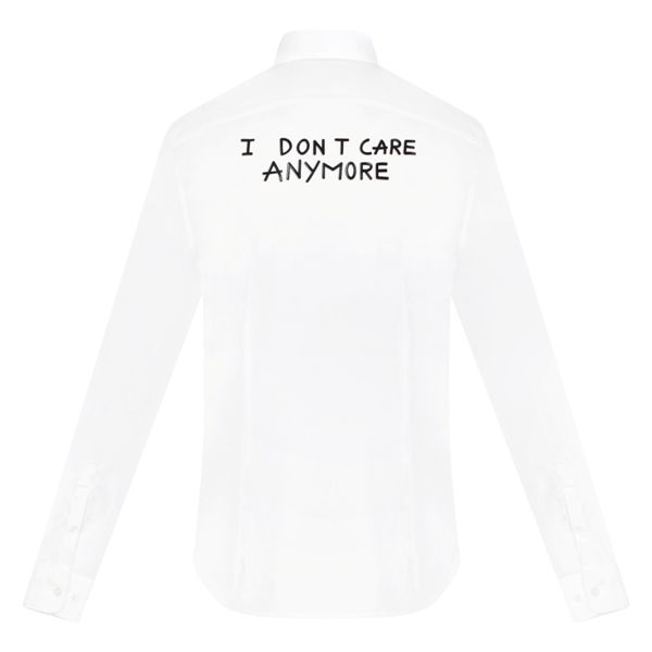 SM trắng tinh, i dont care anymore sau lưng