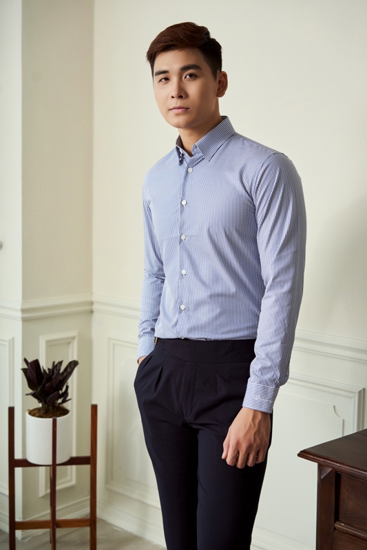 SM kẻ sọc nhỏ trắng- xanh tt