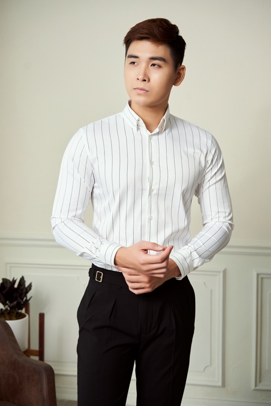 SM trắng kẻ dọc đen