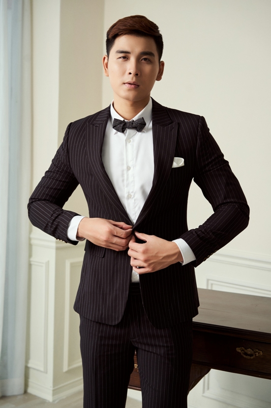 Vest đen kẻ chỉ sọc trắng, 1khuy
