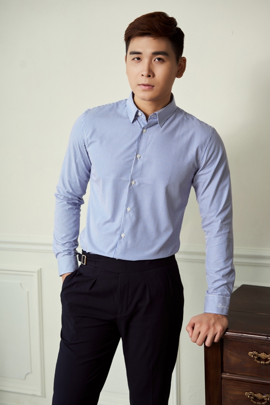 SM kẻ sọc nhỏ trắng- xanh tt