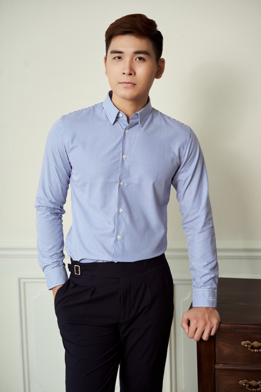 SM kẻ sọc nhỏ trắng- xanh tt