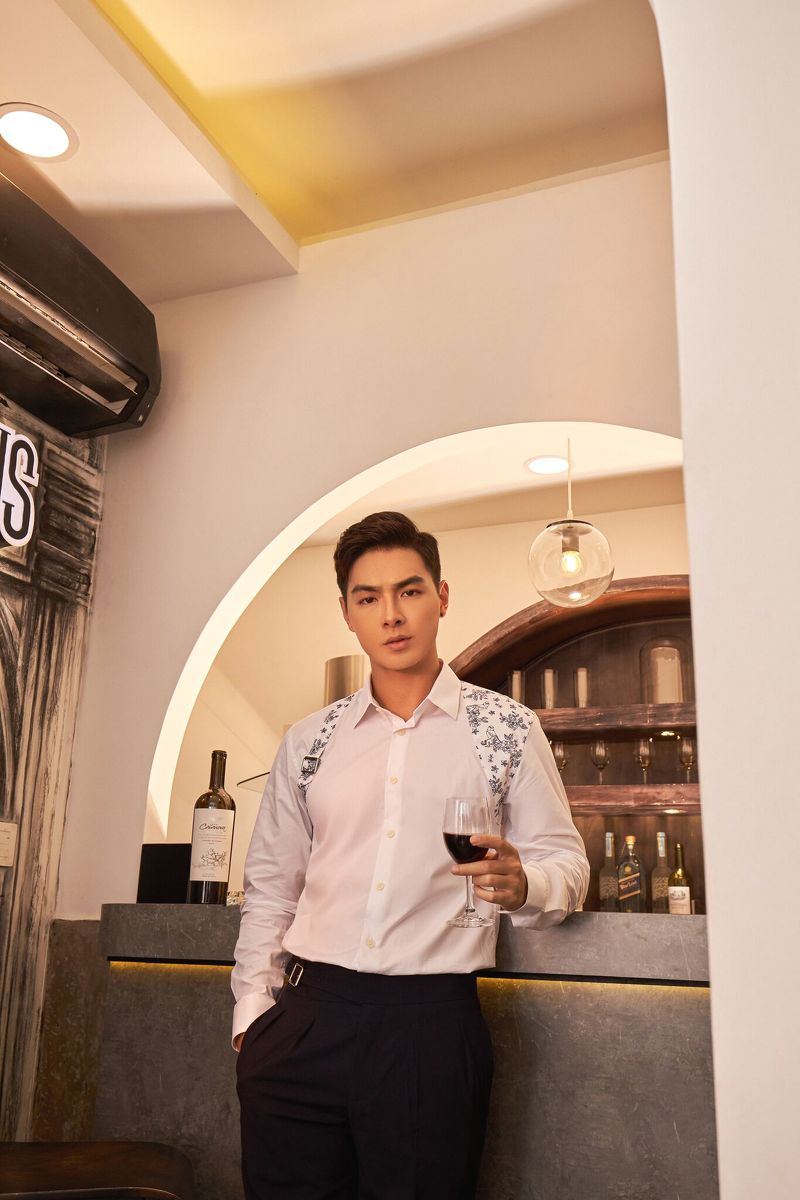 SM trắng tinh, đáp vai- đai chéo họa tiết hoa chim