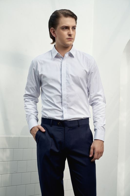 SM trắng kẻ sọc nhỏ vừa xanh dương đậm, cufflink tay