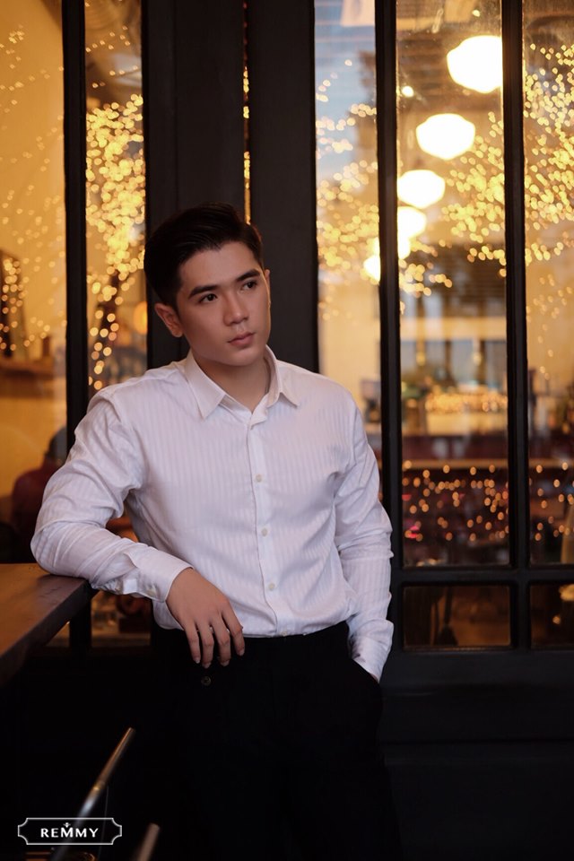 SM trắng kẻ sọc trắng bóng