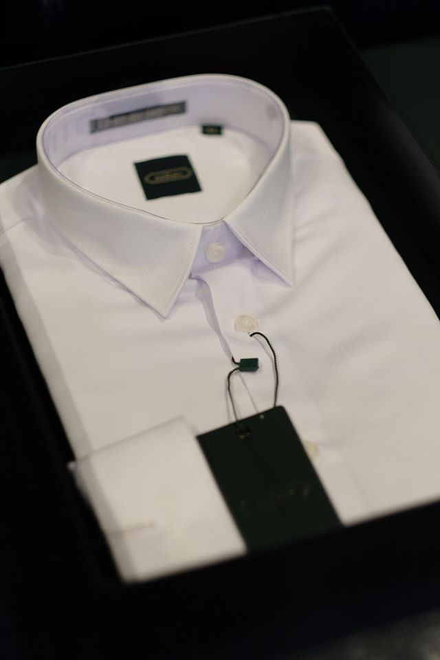 SM trắng tinh vải xước