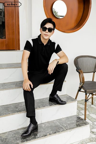 AF đen, vai lưng đáp vải trắng