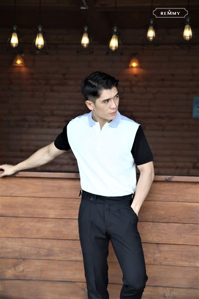 AF trắng, tay đen- vai+ cổ ghi xám nhạt