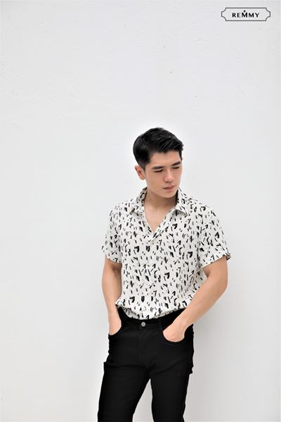 SM trắng sữa, họa tiết vảy mực đen CT