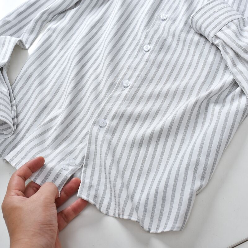 SM kẻ sọc trắng- xám, chỉ sần ngang- cổ ngang