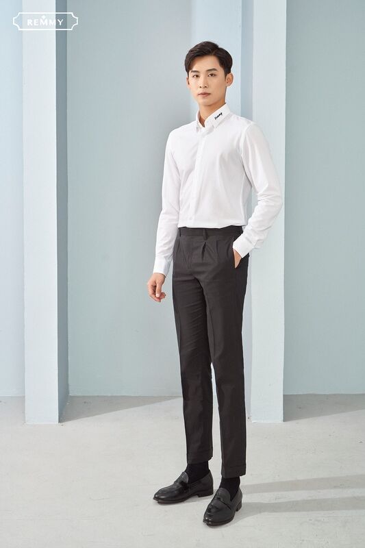 SM trắng tinh vải mềm, thêu Remmy cổ áo