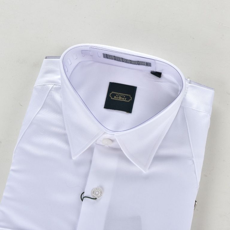 SM trắng tinh, phối đai KL chéo 2 bên ngực