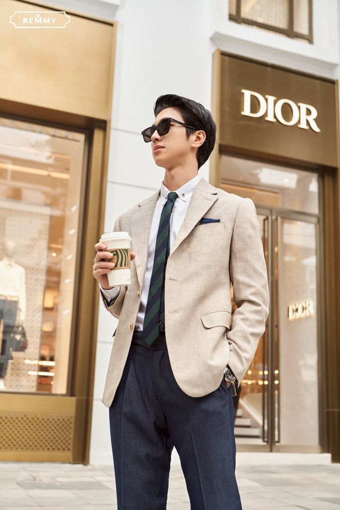 Vest màu be, kẻ xước- ve đột chỉ, 2 cúc