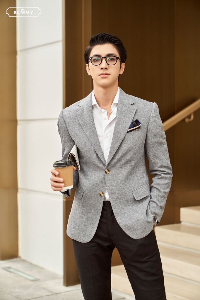 Vest ghi bạc màu, kẻ xước- ve đột chỉ, 2 cúc