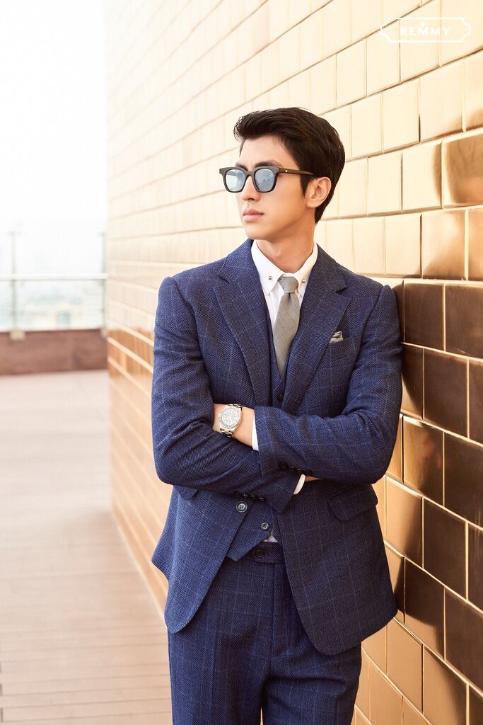 Vest vải sần xanh navy- kể ô vuông, ve to đột chỉ- 2 khuy