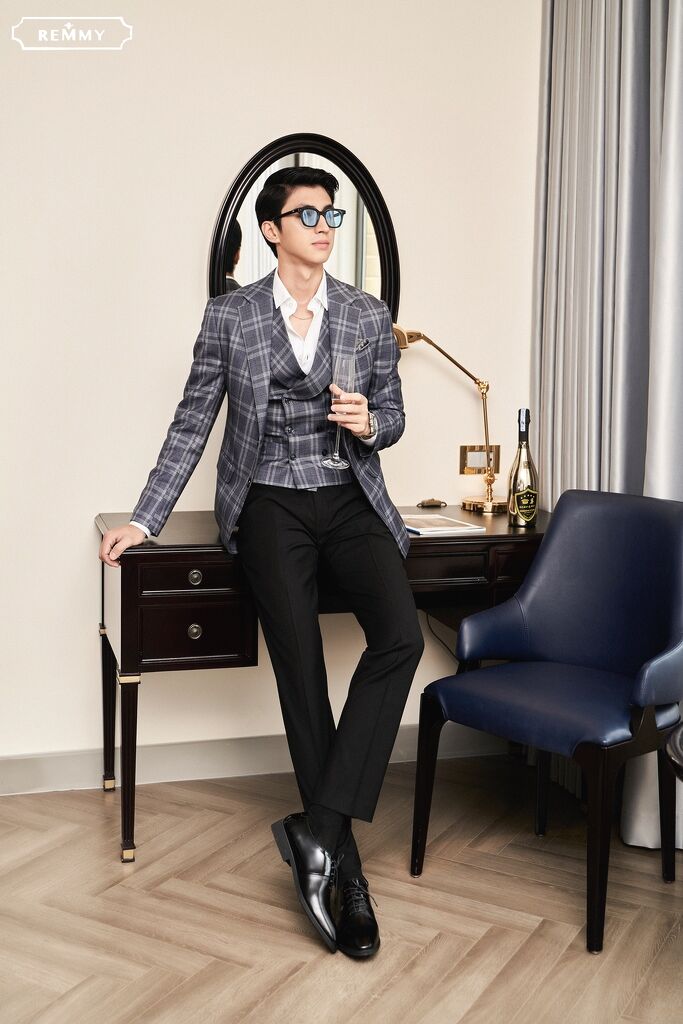Quần ghi tím- kẻ trắng ô vuông to- 392