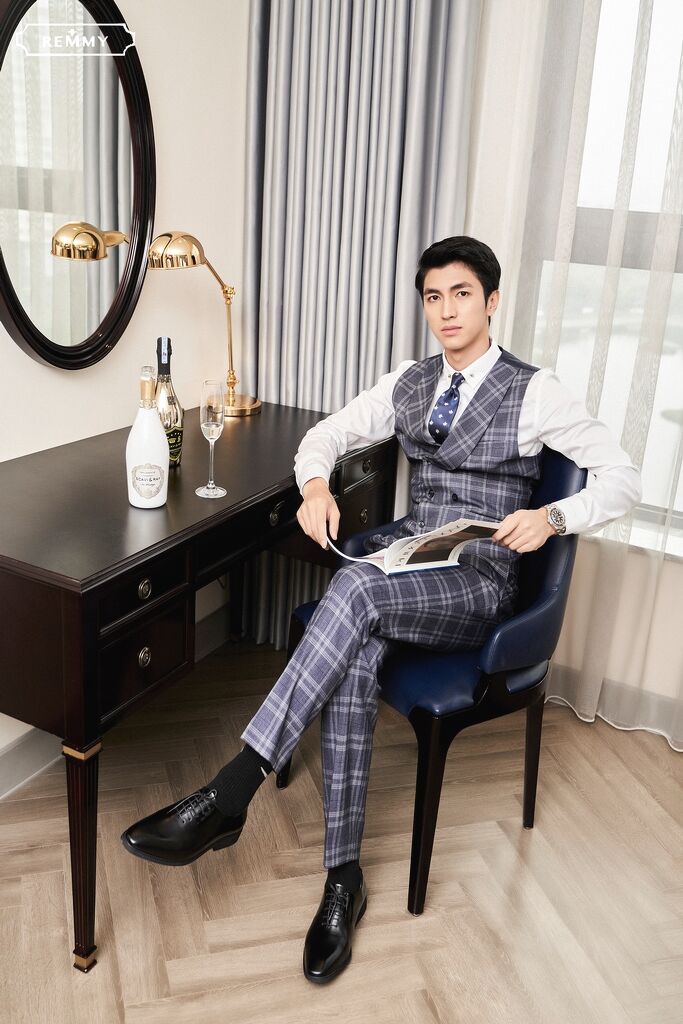 Quần ghi tím- kẻ trắng ô vuông to- 392