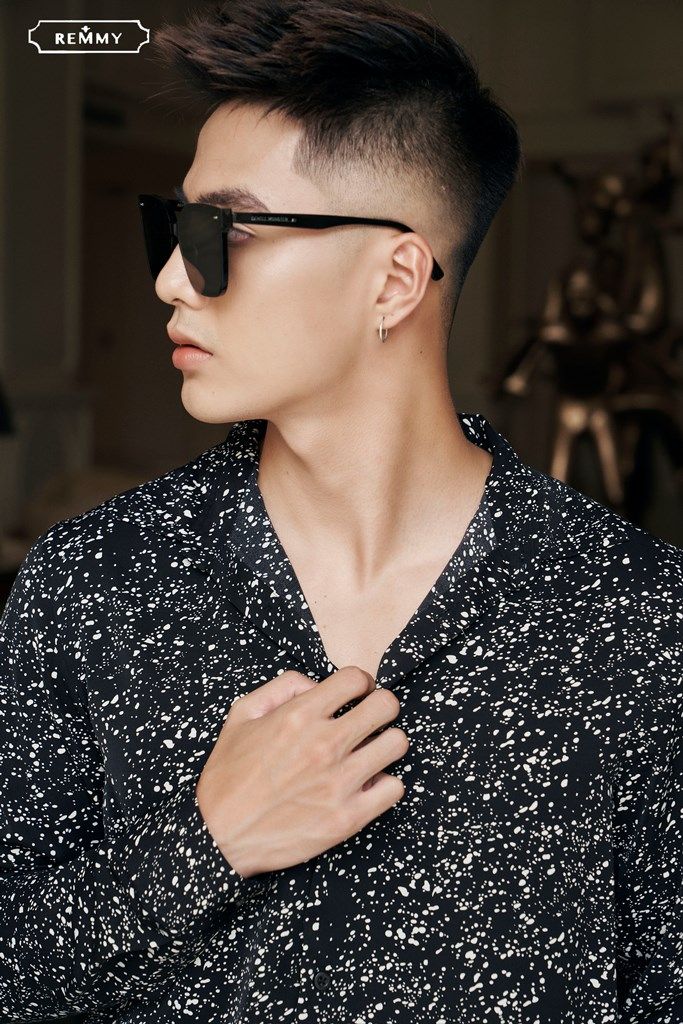 SM đen ht vảy sơn trắng