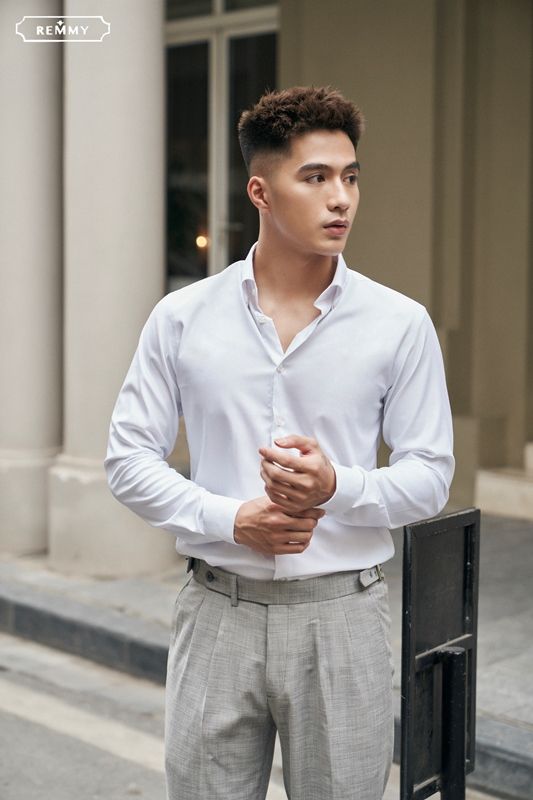 SM trắng tinh, vải da cá- cài cúc lá cổ