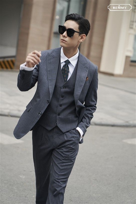 Vest ghi, kẻ đen ô vuông- ve đoa nhọn- 2 khuy