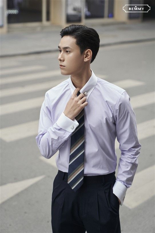 SM tím kẻ caro, phối cổ trắng, cufflink tay+ măng séc cổ