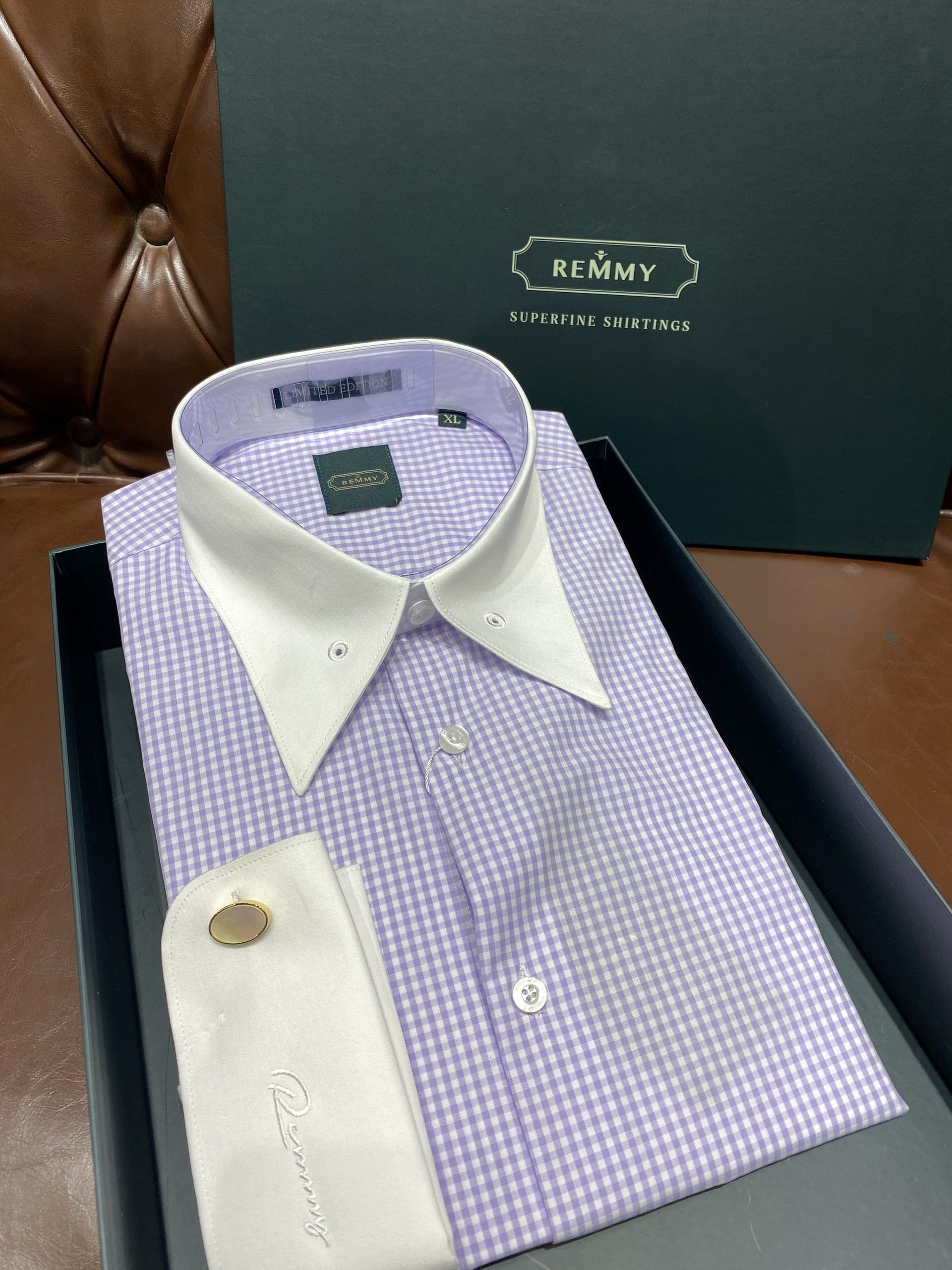 SM tím kẻ caro, phối cổ trắng, cufflink tay+ măng séc cổ