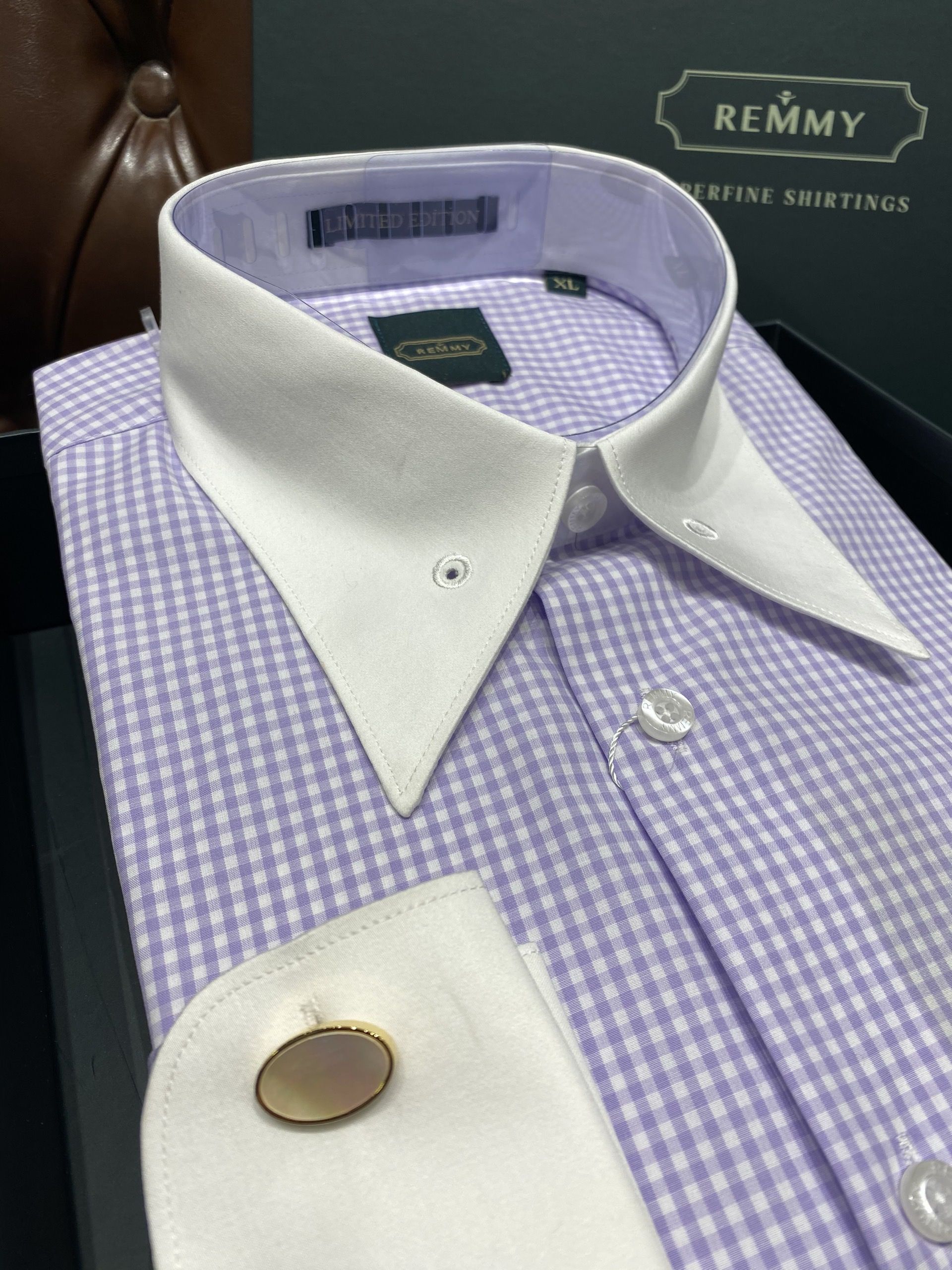 SM tím kẻ caro, phối cổ trắng, cufflink tay+ măng séc cổ