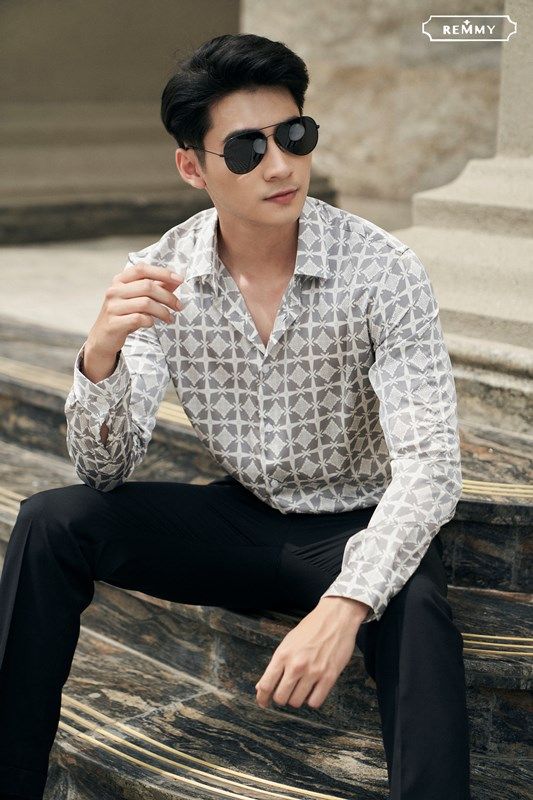 SM lụa ghi trắng họa tiết dấu X- ô vuông thảm trắng