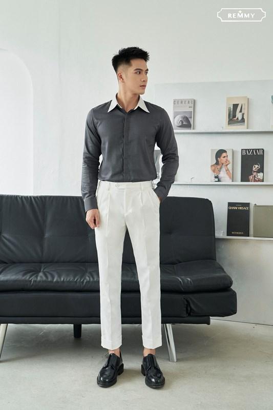 SM xám đậm, phối cổ ghi nhạt