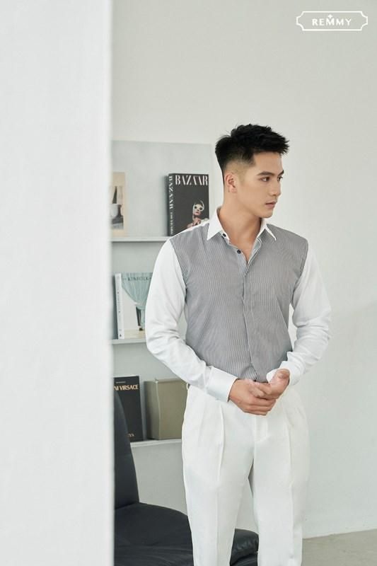 SM thân trước kẻ sọc nhỏ đen- trắng, thân sau+ cánh tay trắng