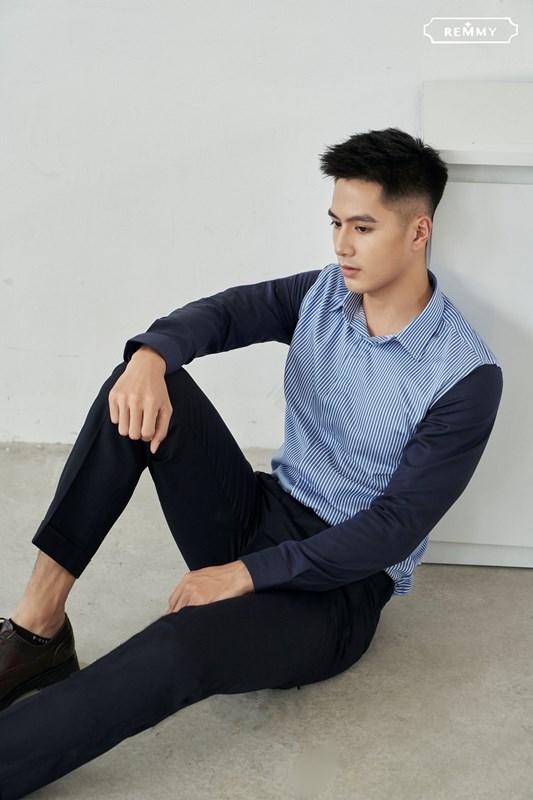 SM kẻ sọc nhỏ xanh- trắng- phối cánh tay tím than