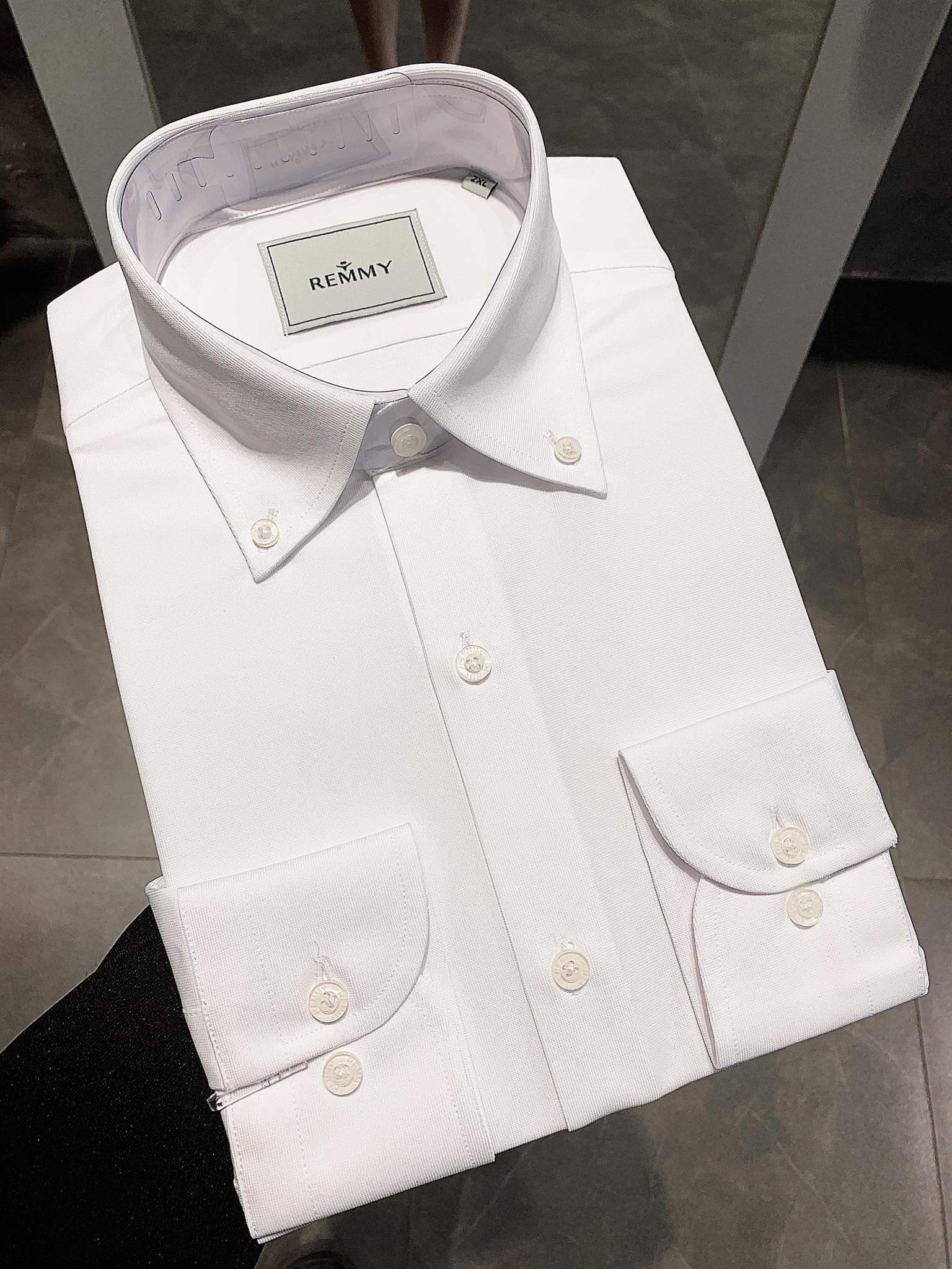 SM trắng tinh vải mềm, cổ button down #985
