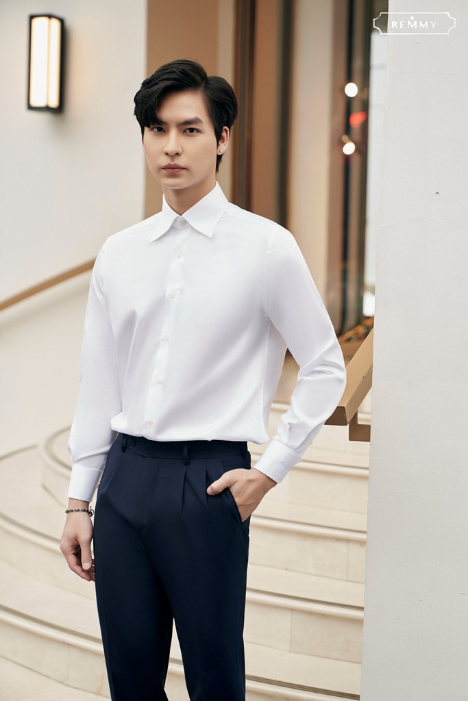 SM trắng tinh, cổ đứng- cúc ngọc trai #987