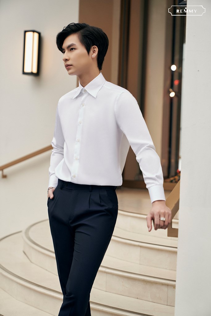 SM trắng tinh, cổ đứng- cúc ngọc trai #987